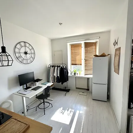 Luminous Studio City With Great Location And Transport Connections